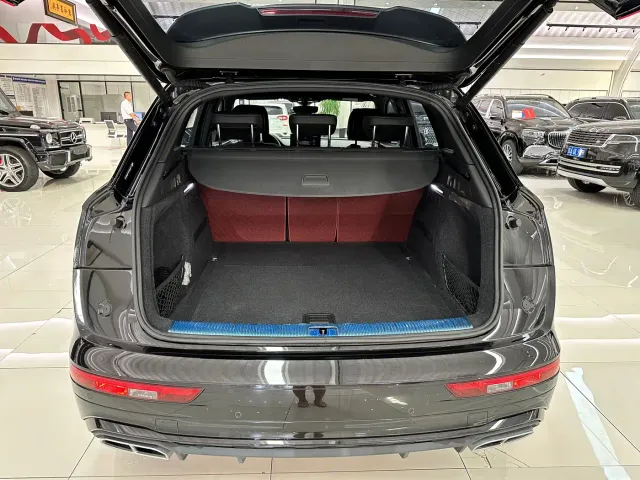 Audi Q5L — Фото автомобиля 26