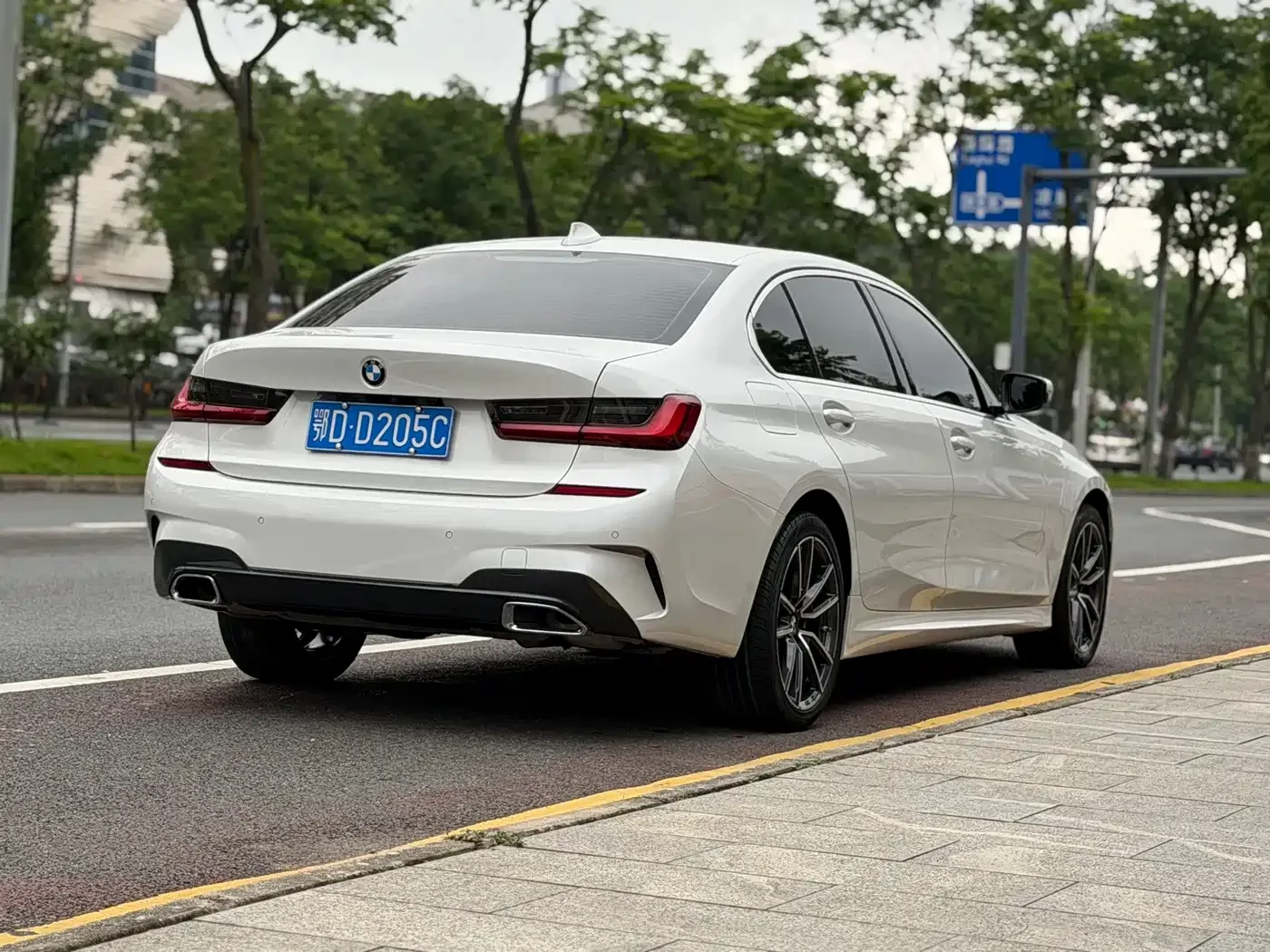 BMW BMW 3 Series 2022 320Li M Sport Package — Фото автомобиля 4