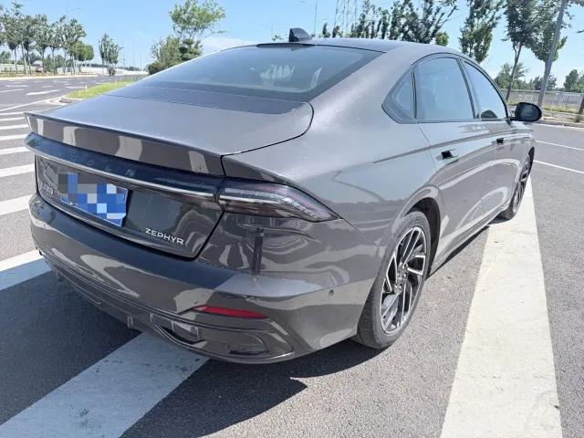 Lincoln Z — Фото автомобиля 9