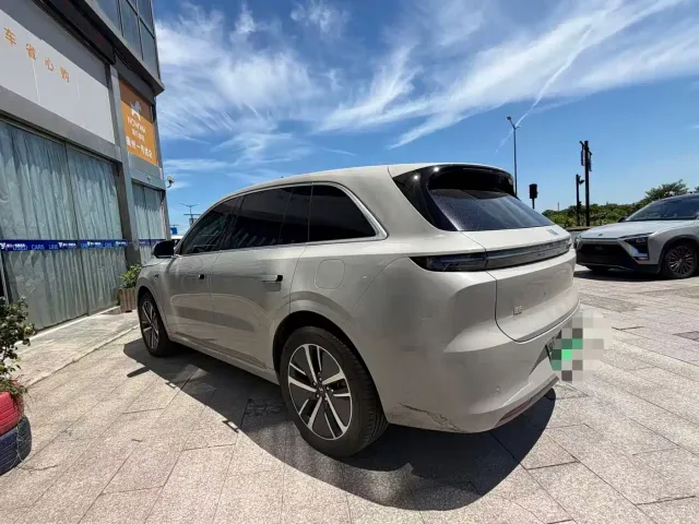 Li Auto L6 — Фото автомобиля 5