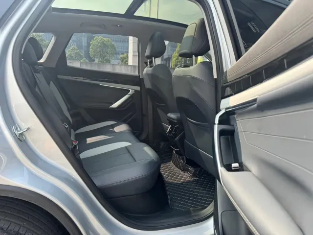 Geely Boyue L — Фото автомобиля 11