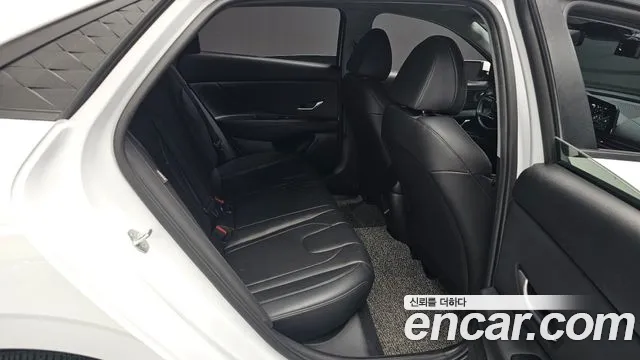 Hyundai Avante CN7 — Фото автомобиля 17