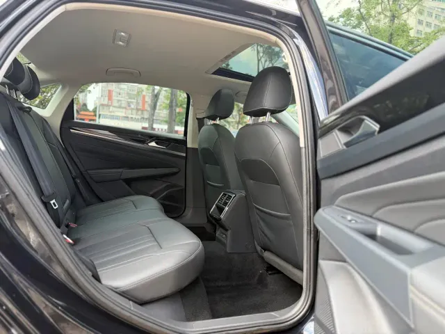 Volkswagen Passat — Фото автомобиля 10