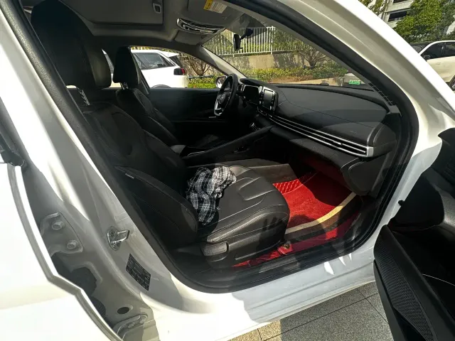 Hyundai Elantra — Фото автомобиля 6