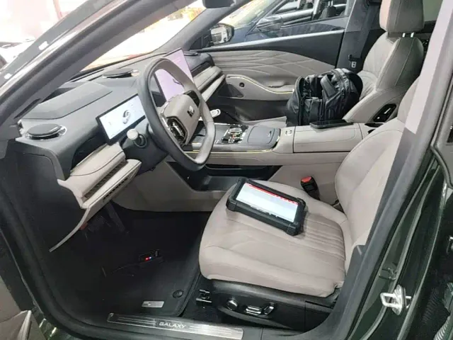 Geely Galaxy Xingyao 8 — Фото автомобиля 14