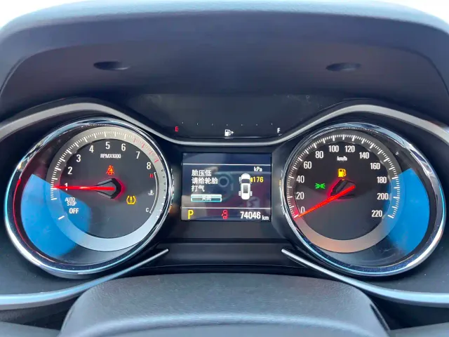 Chevrolet Orlando — Фото автомобиля 11