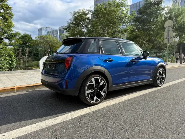 MINI Hatch — Фото автомобиля 23