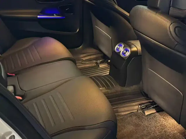 Mercedes-Benz C-Class — Фото автомобиля 4