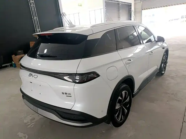 BYD Seal 05 DM-i — Фото автомобиля 6