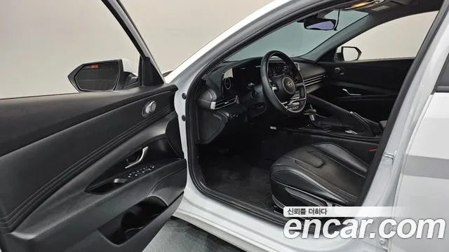 Hyundai AVANTE Avante (CN7) — Фото автомобиля 10