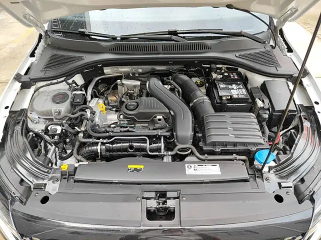 Volkswagen Lavida 2024 Model 300TSI DSG Starlight Full Comfort Edition — Фото автомобиля 15
