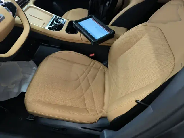 Geely Galaxy Starship 7 EM-i — Фото автомобиля 14
