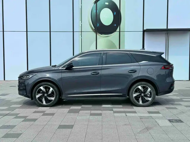 BYD Tang — Фото автомобиля 9