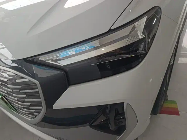 Audi Q4 e-tron — Фото автомобиля 23