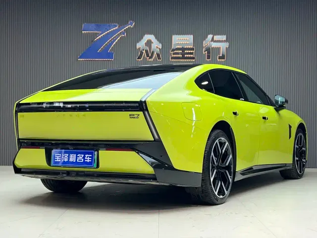 Xpeng P7 — Фото автомобиля 4