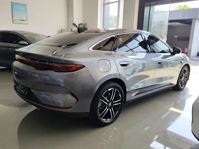 BYD Qin L — Фото автомобиля 7
