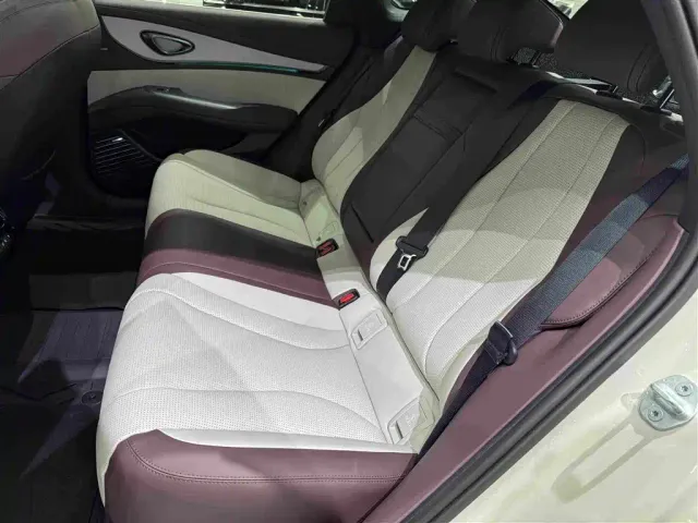 BYD Seal 07 DM-i — Фото автомобиля 23