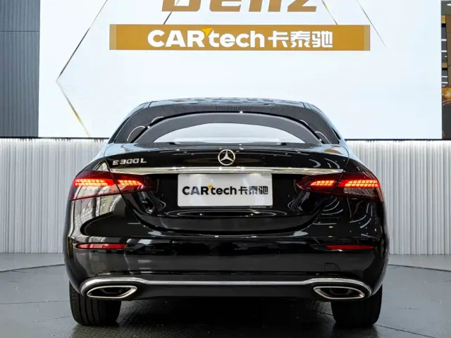 Mercedes-Benz E-Class — Фото автомобиля 7