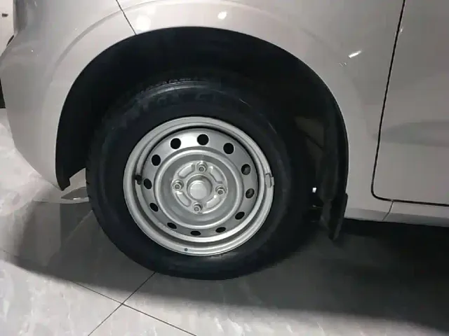 Wuling Hongguang V — Фото автомобиля 22