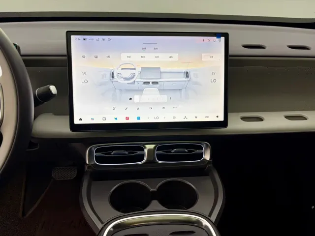 Leapmotor B10 — Фото автомобиля 11