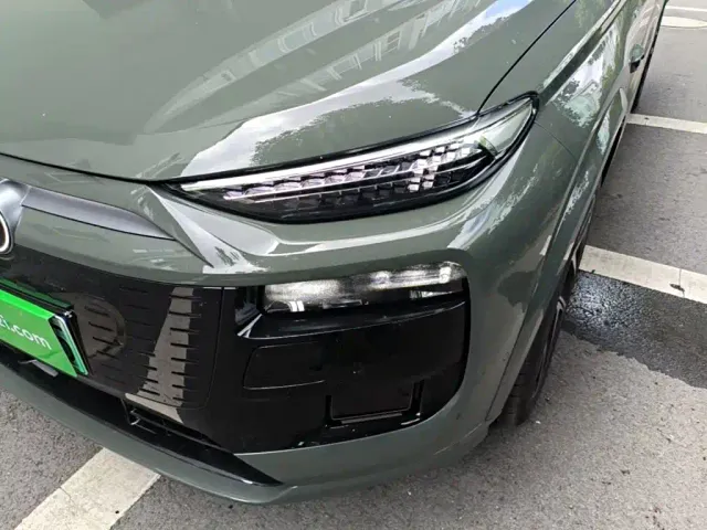 Audi Q6L e-tron — Фото автомобиля 23