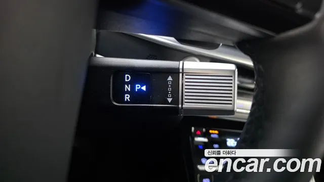 Hyundai Grandeur Grandeur (GN7) 2.5 Бензин 2WD — Фото автомобиля 9