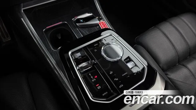 BMW 7-Series 7 серия (G70) 740i sDrive M Sport — Фото автомобиля 9