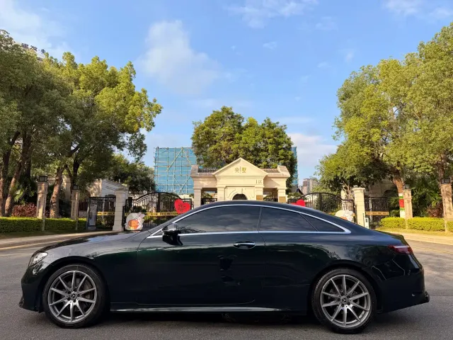 Mercedes-Benz E-Class — Фото автомобиля 7