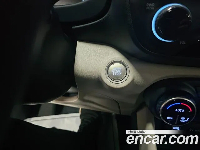 Hyundai Venue — Фото автомобиля 17