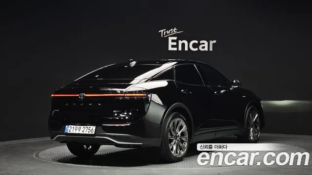 Toyota Crown — Фото автомобиля 2