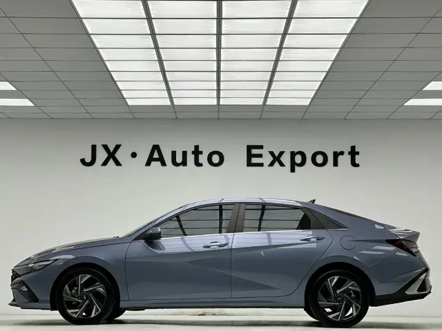 Hyundai Elantra — Фото автомобиля 6