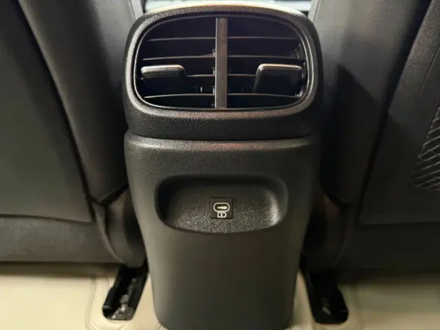 Hyundai Elantra — Фото автомобиля 19