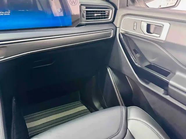 Ford Explorer — Фото автомобиля 16