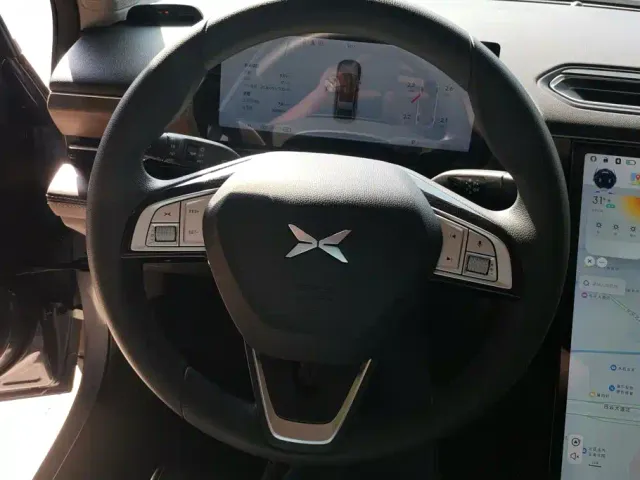 Xpeng P5 — Фото автомобиля 15