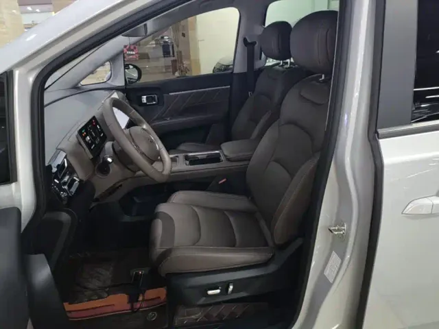 Wuling Starlight 730 — Фото автомобиля 14