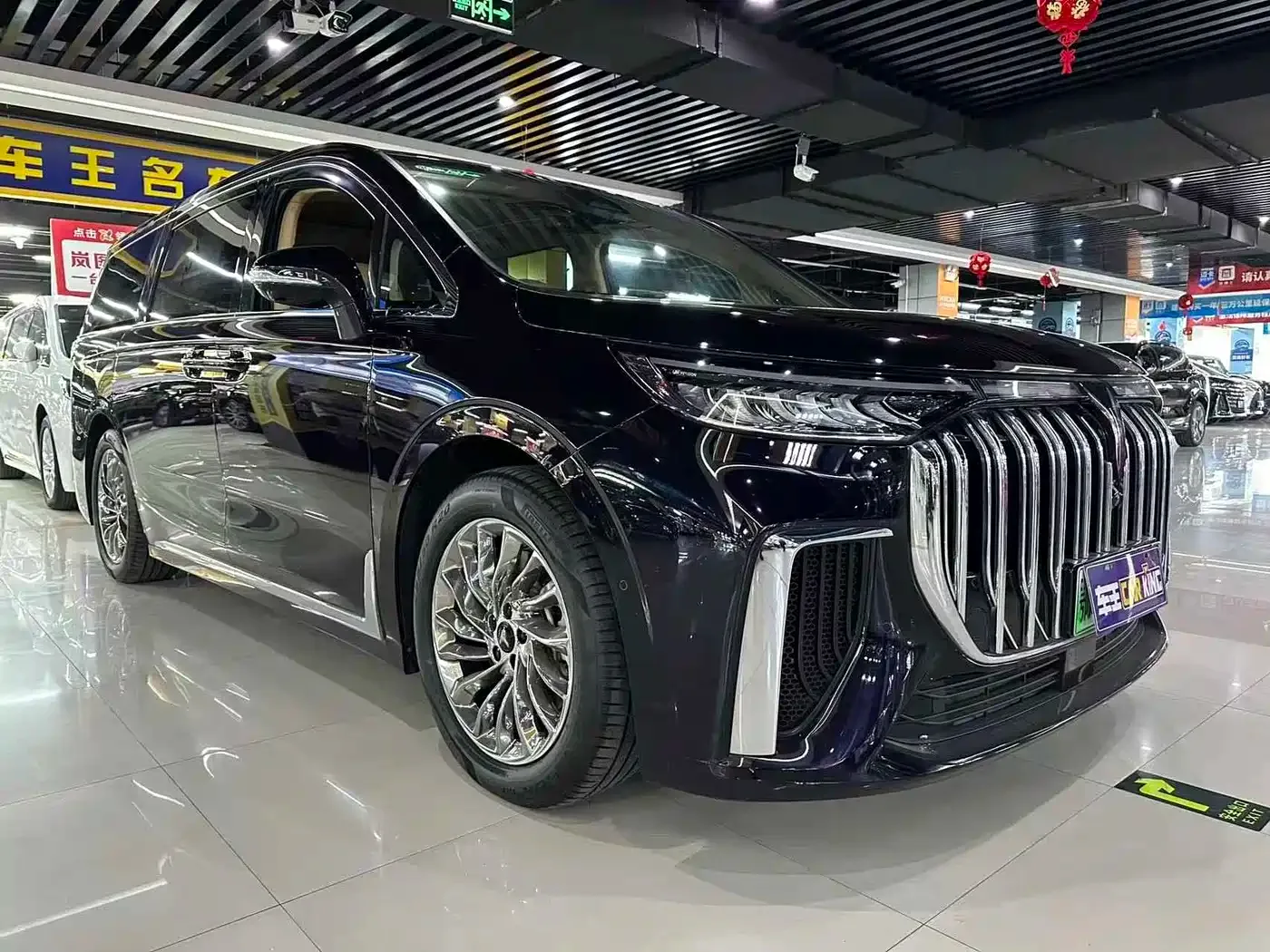 Voyah Auto Voyah Dreamer 2024 PHEV Extended Range Flagship Edition — Фото автомобиля 2