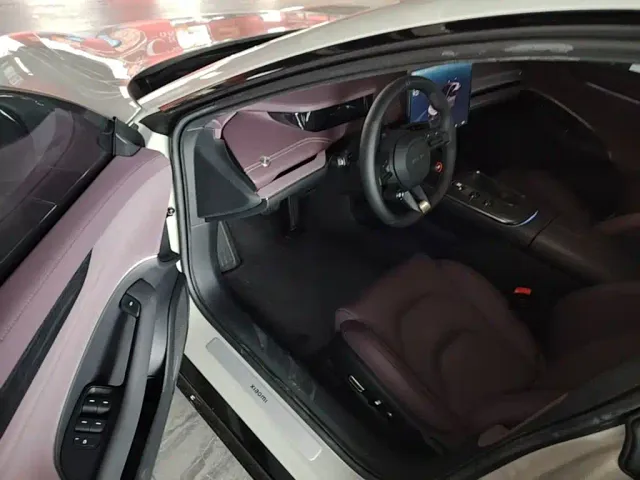 Xiaomi SU7 — Фото автомобиля 15