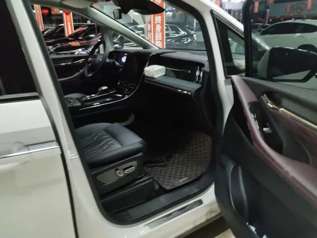 GAC Trumpchi M8 — Фото автомобиля 6
