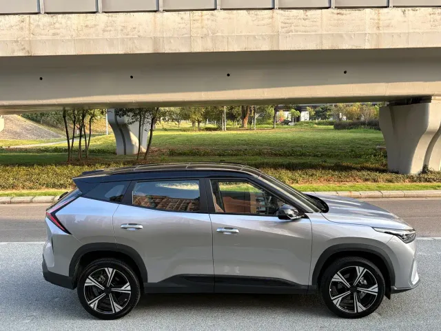 Geely Boyue — Фото автомобиля 8