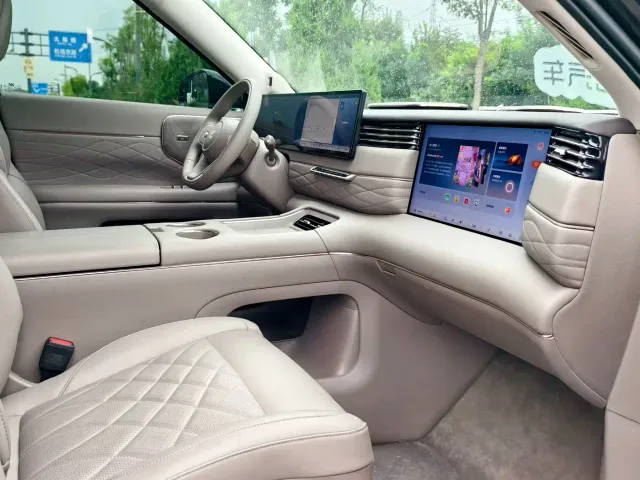 IM Motors LS9 — Фото автомобиля 8