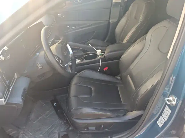 Hyundai Elantra — Фото автомобиля 16