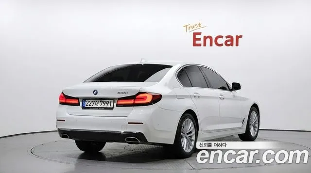 BMW 5-Series — Фото автомобиля 2