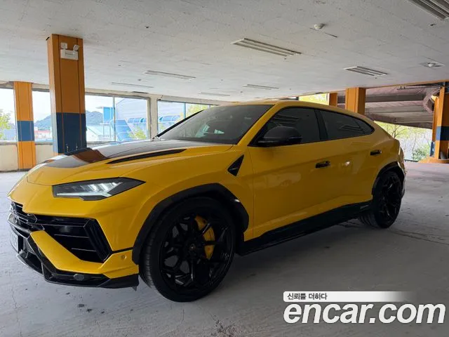 Lamborghini Urus — Фото автомобиля 3