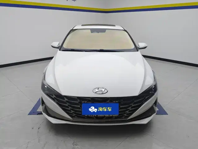 Hyundai Elantra — Фото автомобиля 2