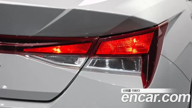 Hyundai AVANTE Avante (CN7) — Фото автомобиля 18
