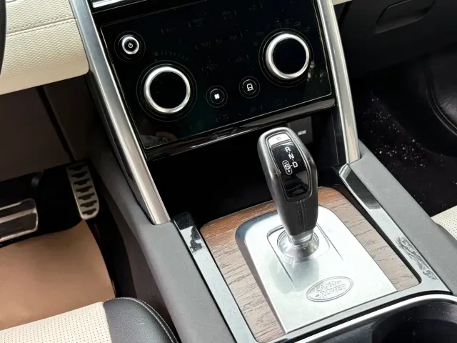 Land Rover Discovery Sport — Фото автомобиля 10