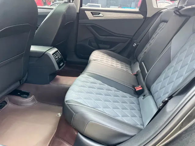 Volkswagen Sagitar — Фото автомобиля 9