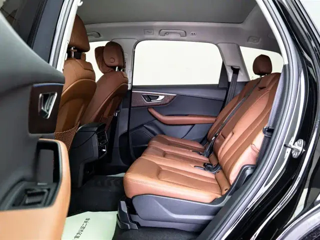 Audi Q7 — Фото автомобиля 12