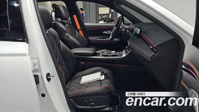Genesis GV70 — Фото автомобиля 26