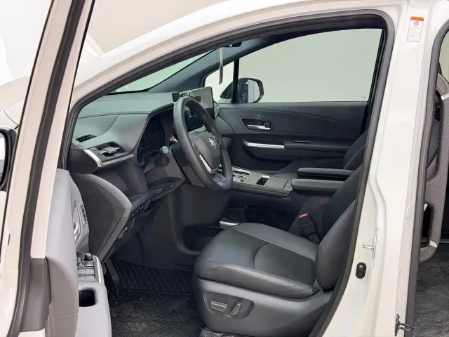 Toyota Granvia — Фото автомобиля 6